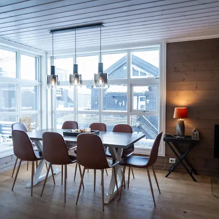 Fjellgrend - With Jacuzzi & 3 Bedrooms * ストランダ