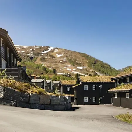 Fjellgrend - With Jacuzzi & 3 Bedrooms ストランダ